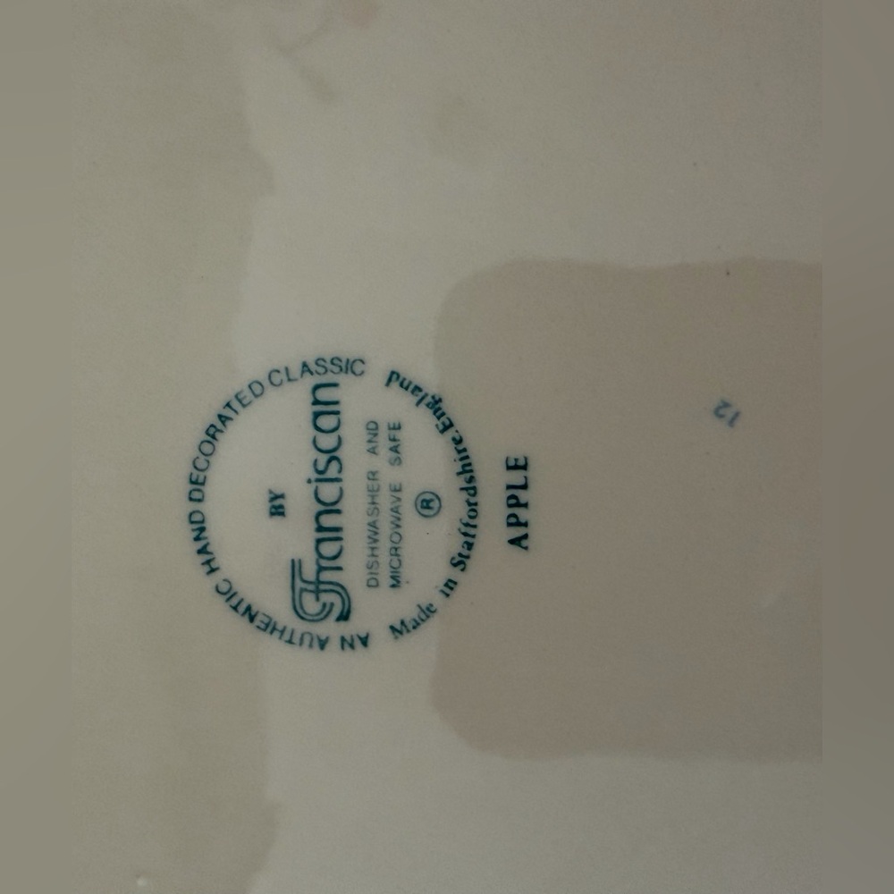 Franciscan Apple 10 1/2 Dinner Plates Set of Two Staffordshire England Backstamp - Picture 6 of 6
